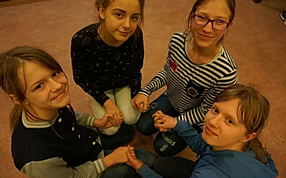 uśmiechnięte dzieci